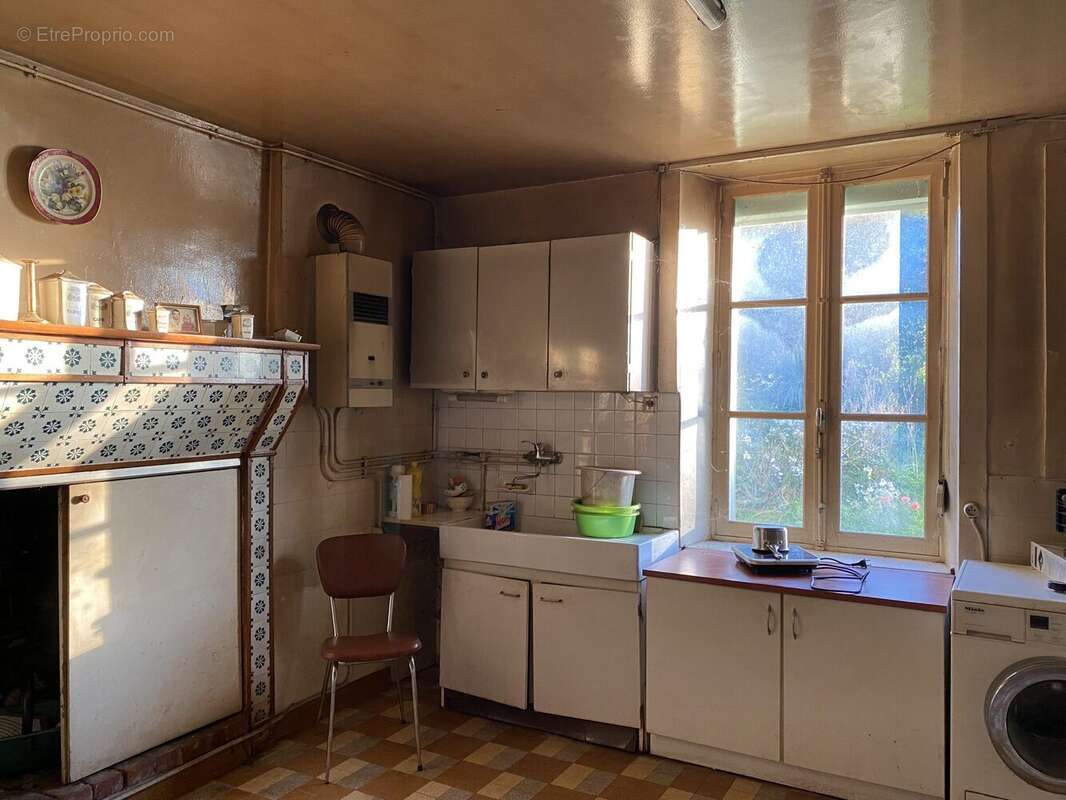 Maison à NEUVIC-ENTIER