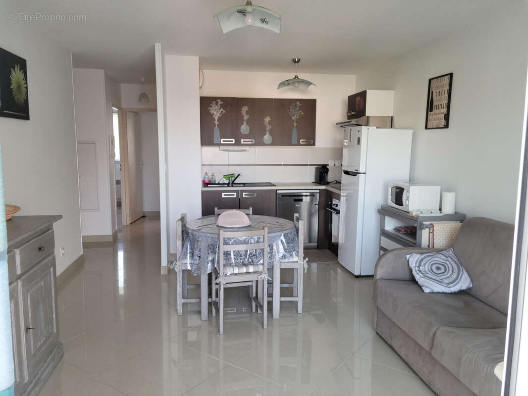 Appartement T3 Terrasse avec Garage dans les bas de Saint Pierre la Mer - photo 2