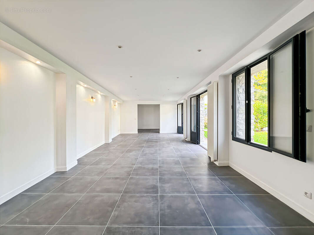 Maison  - Mantes La Ville - 150m² - photo 3