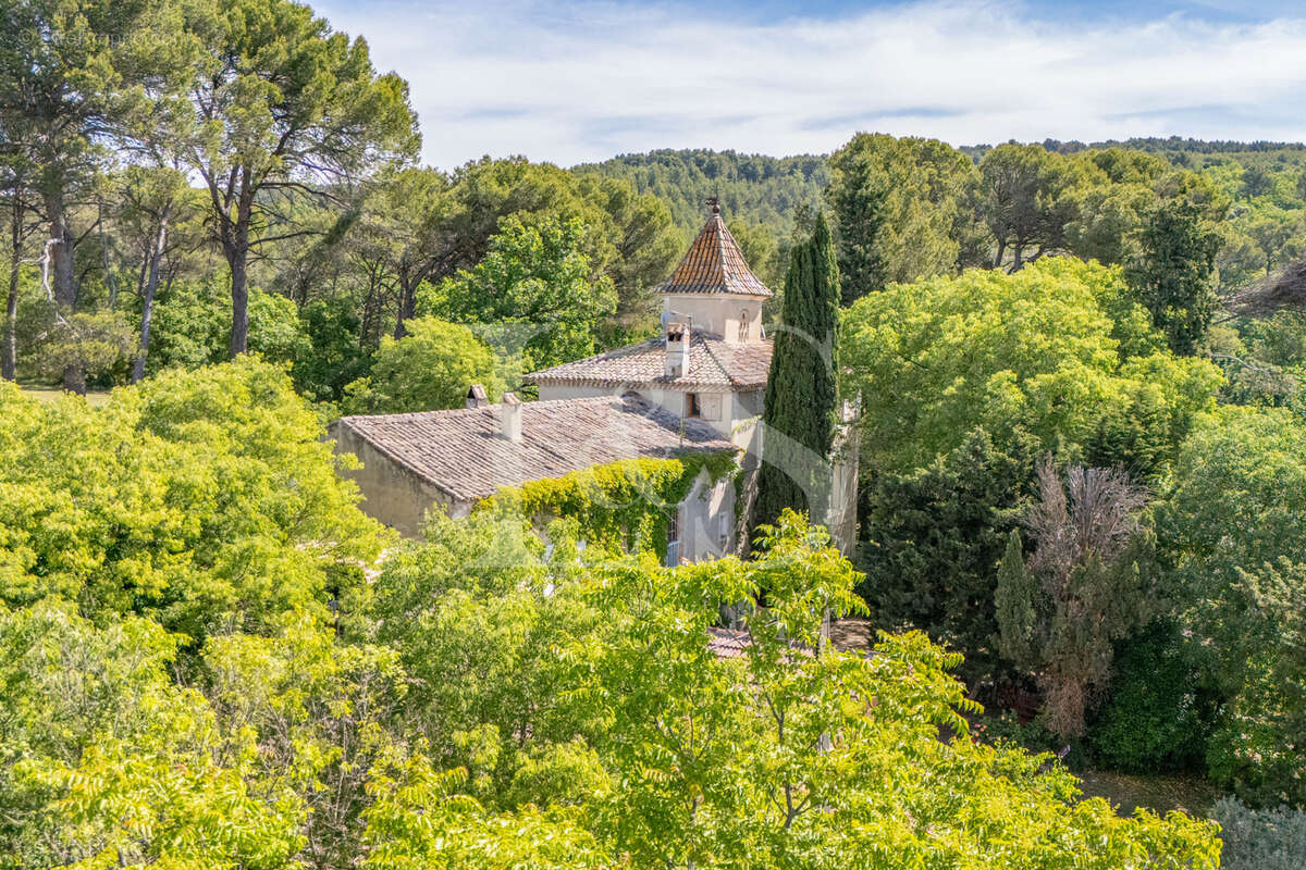 Maison à L'ISLE-SUR-LA-SORGUE