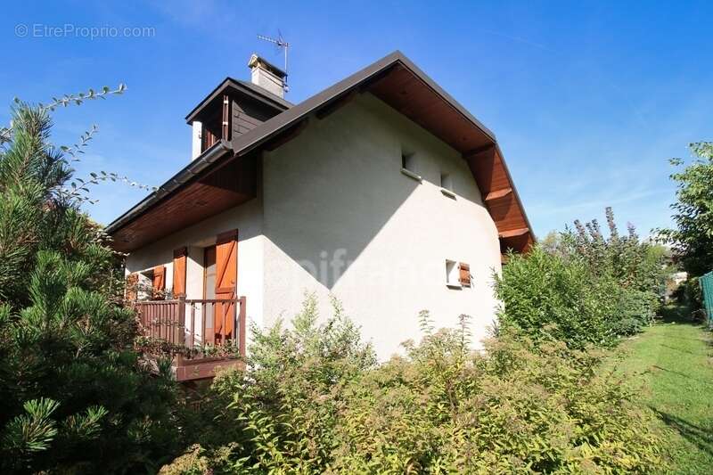 Maison à CHALLES-LES-EAUX