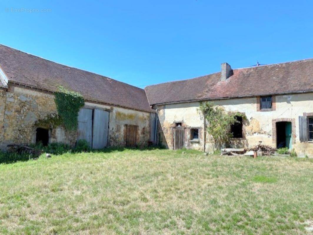 Maison à CERISIERS