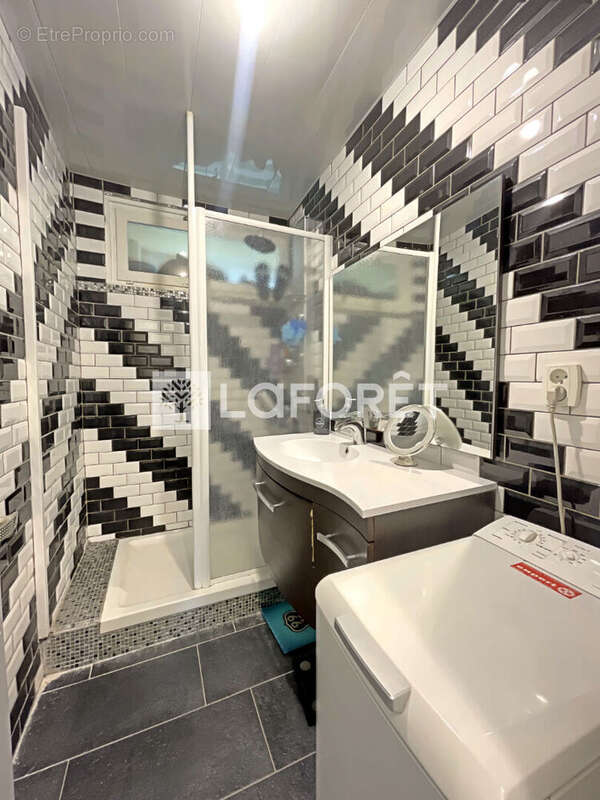 Appartement à LE CHAMBON-FEUGEROLLES