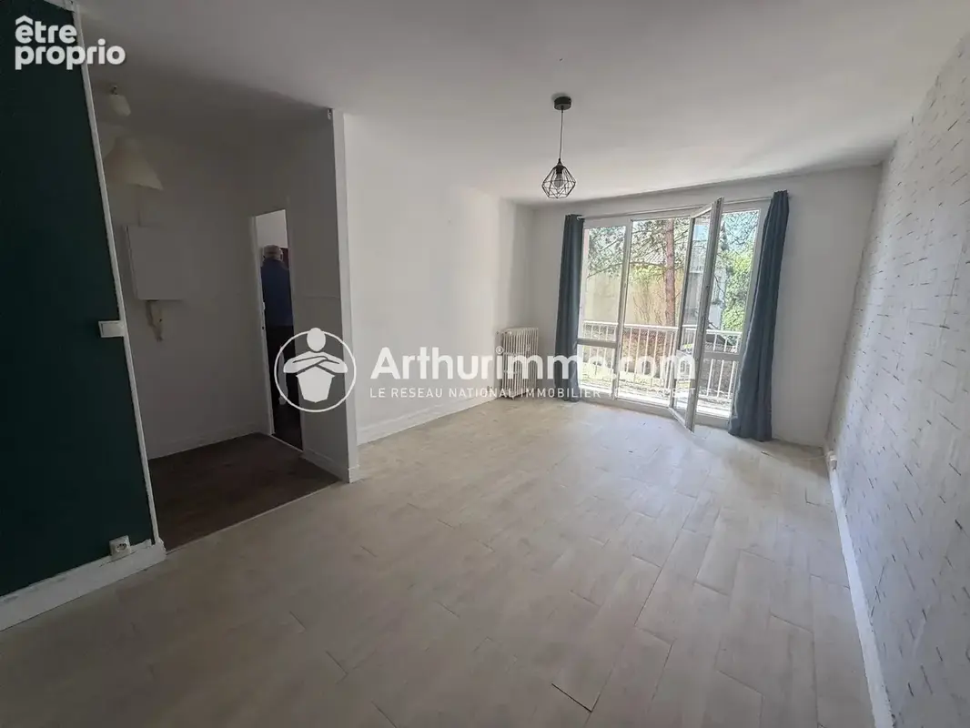 F2 lumineux avec balcon, parking et cave - photo 4