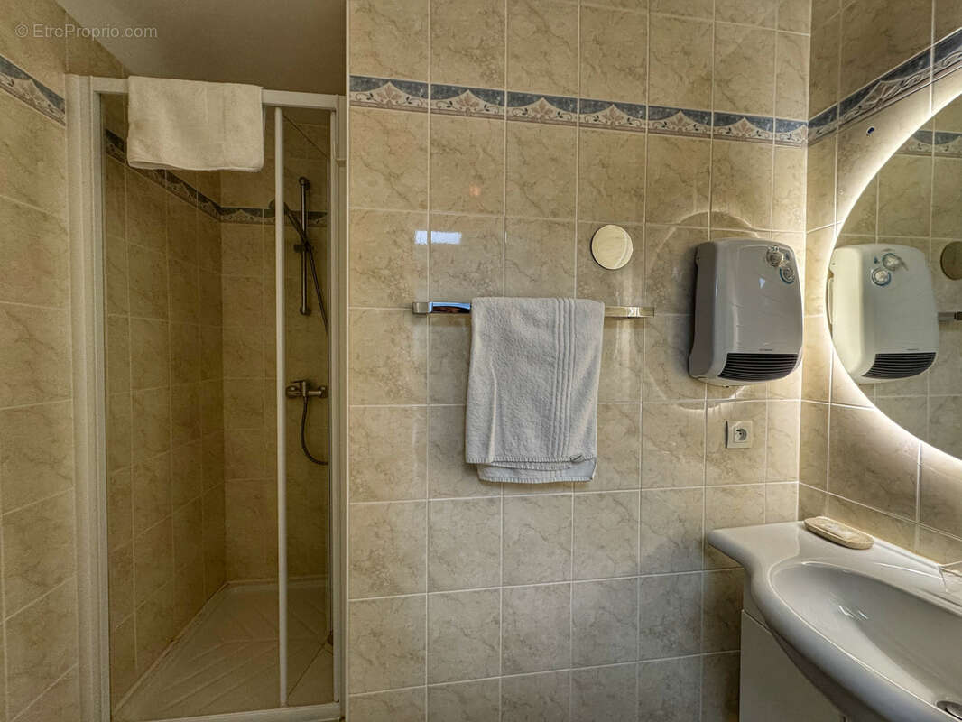 Commerce à SAINT-JEAN-PIED-DE-PORT