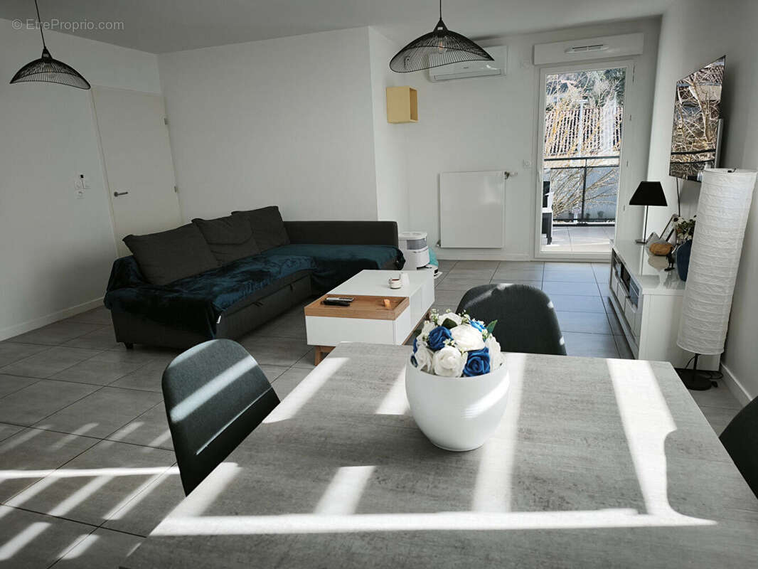 Appartement à GIERES
