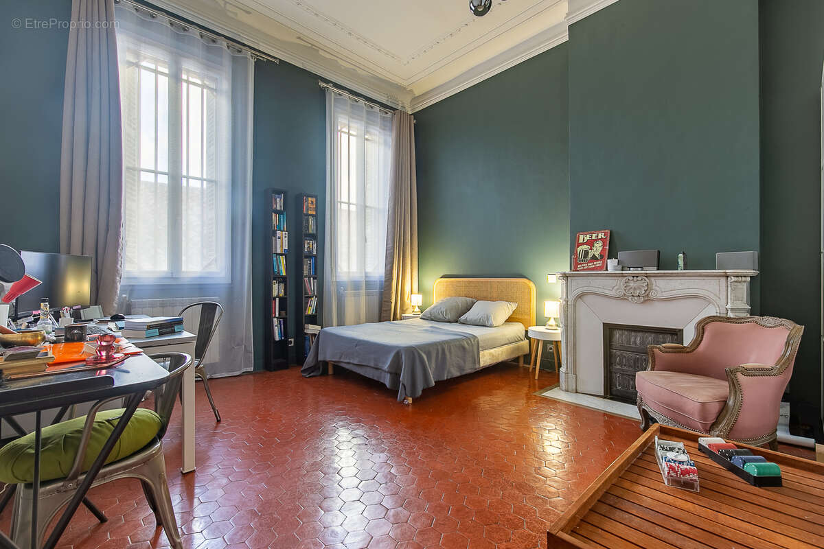 Appartement à MARSEILLE-6E