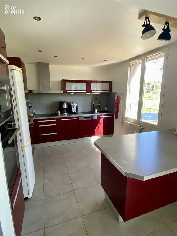 Lançon-Provence - 8400 m2 de terrain avec sa maison de 136 m2 et bien plus encore !!! - photo 6