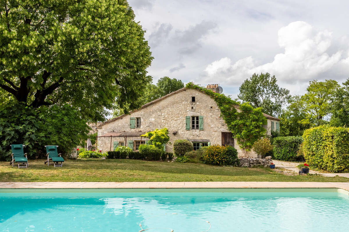 Maison à MONTAIGU-DE-QUERCY