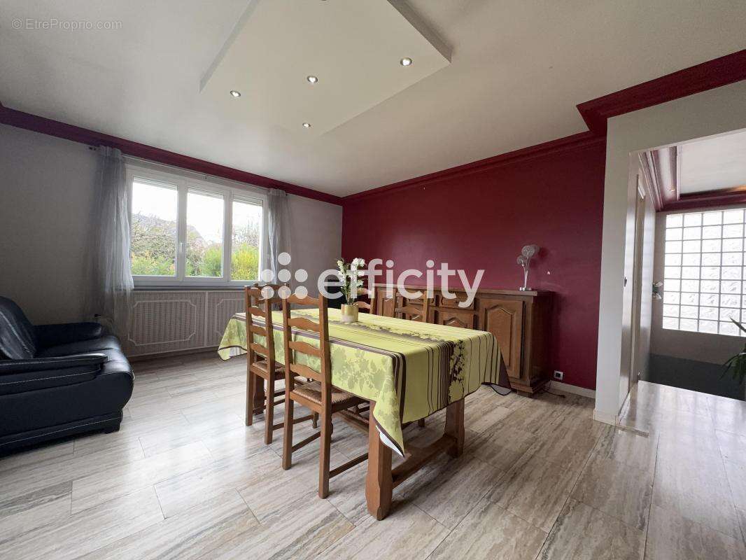 Maison à CHAMPS-SUR-MARNE