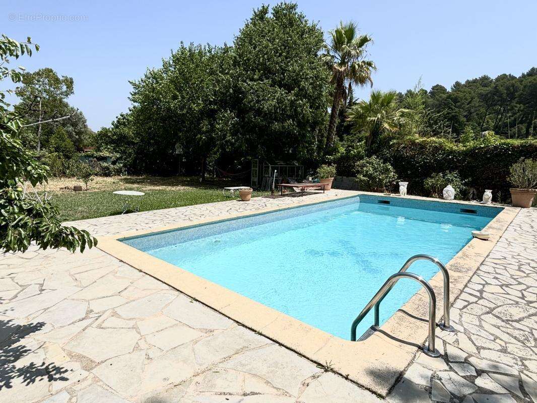 Maison à CARNOUX-EN-PROVENCE