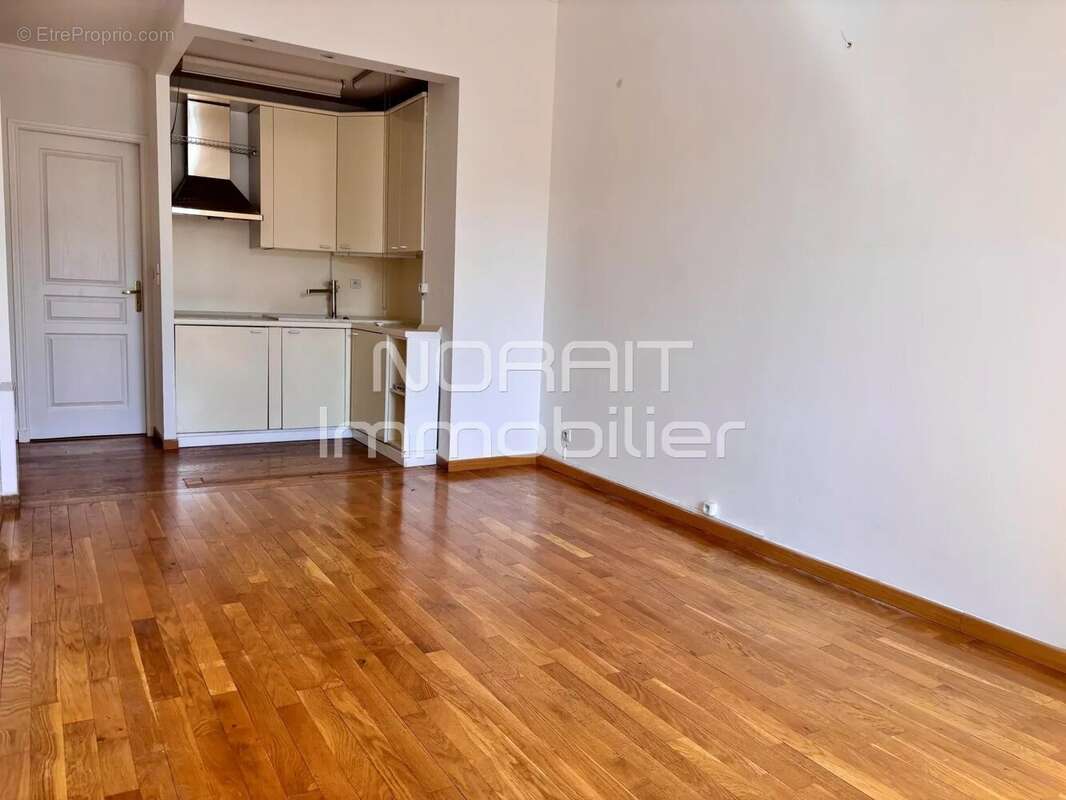 Nice - carre d'or - studio  de 28.38 m2- avant dernier etage - photo 3