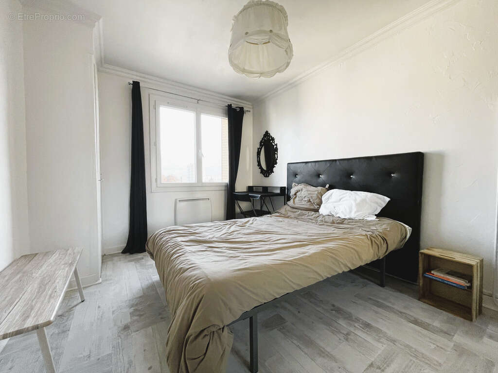 Appartement à SAINT-MARTIN-D'HERES