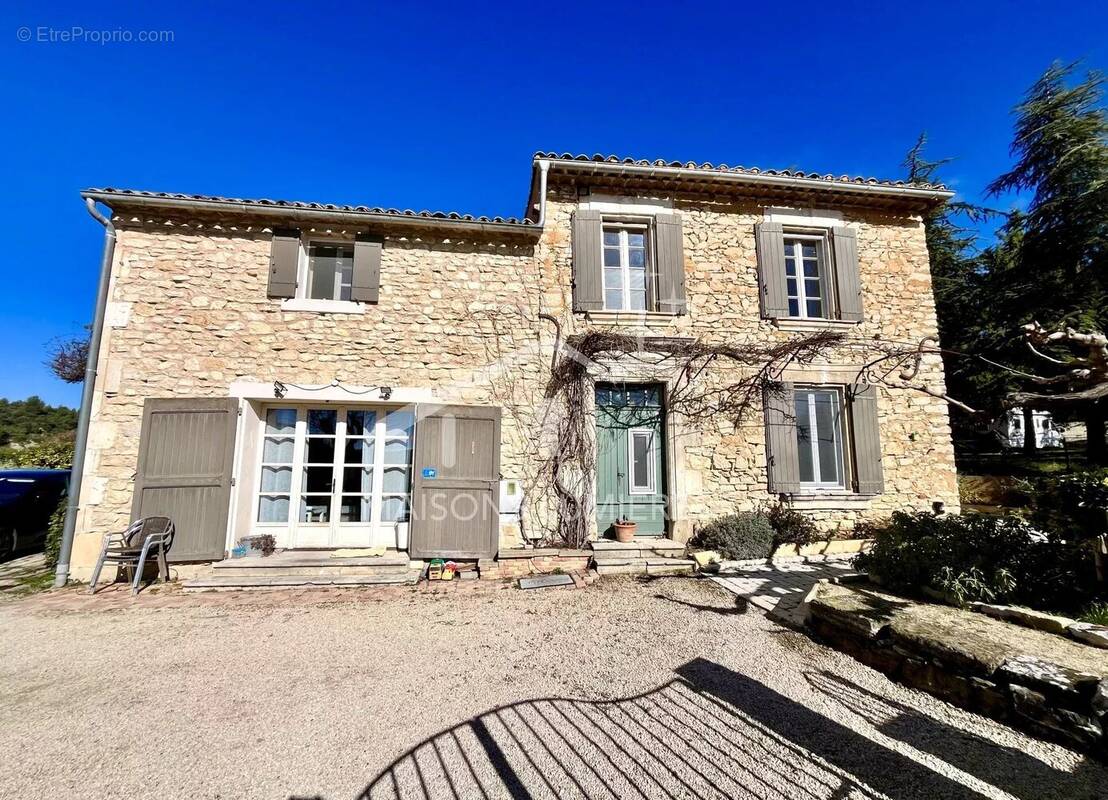 Maison à SAINT-SATURNIN-LES-APT