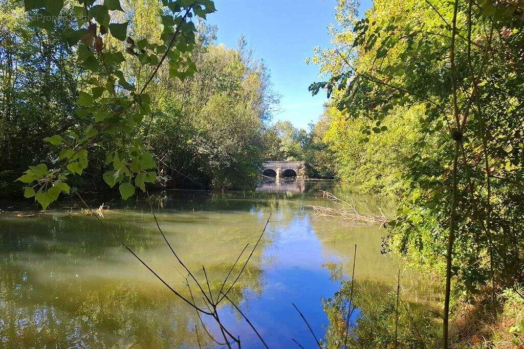 Maison à VERNOU-SUR-BRENNE