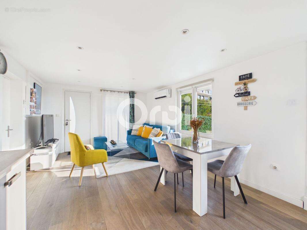 Appartement à MANDELIEU-LA-NAPOULE