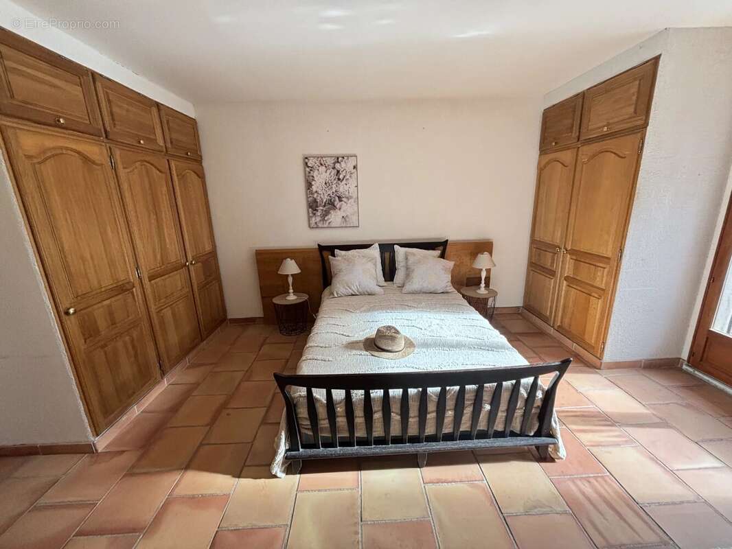 Maison à FIGANIERES