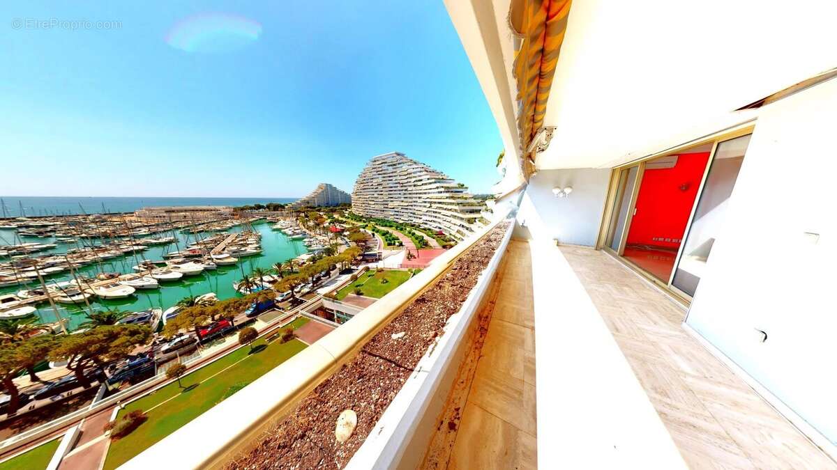 Appartement à VILLENEUVE-LOUBET