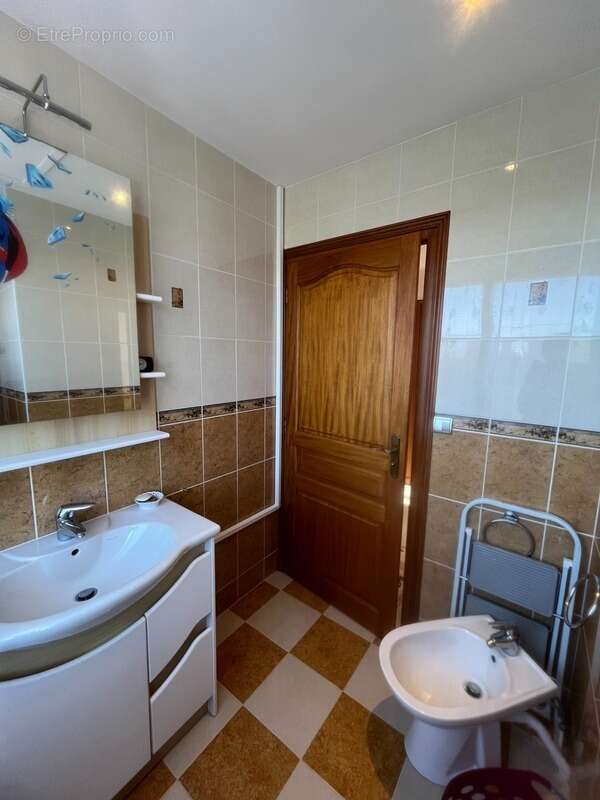 Maison à SAINT-JEAN-D'ANGELY