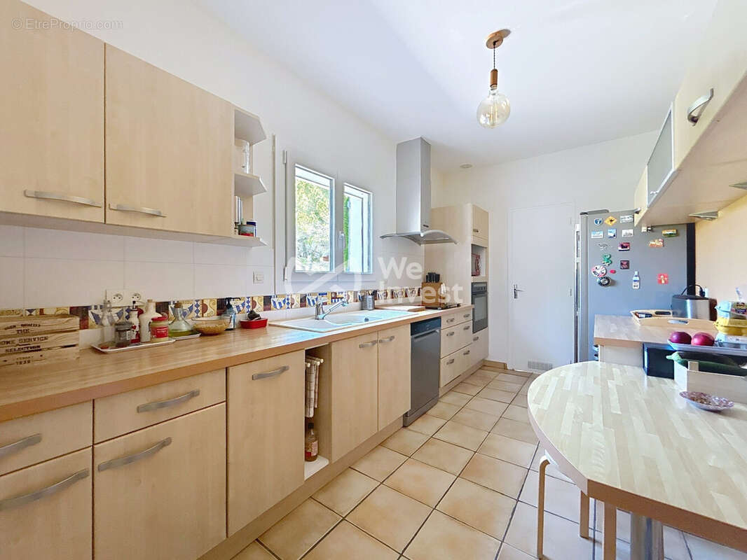 Maison à SAINT-CLEMENT-DE-RIVIERE