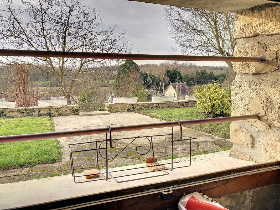Maison à LE THILLAY