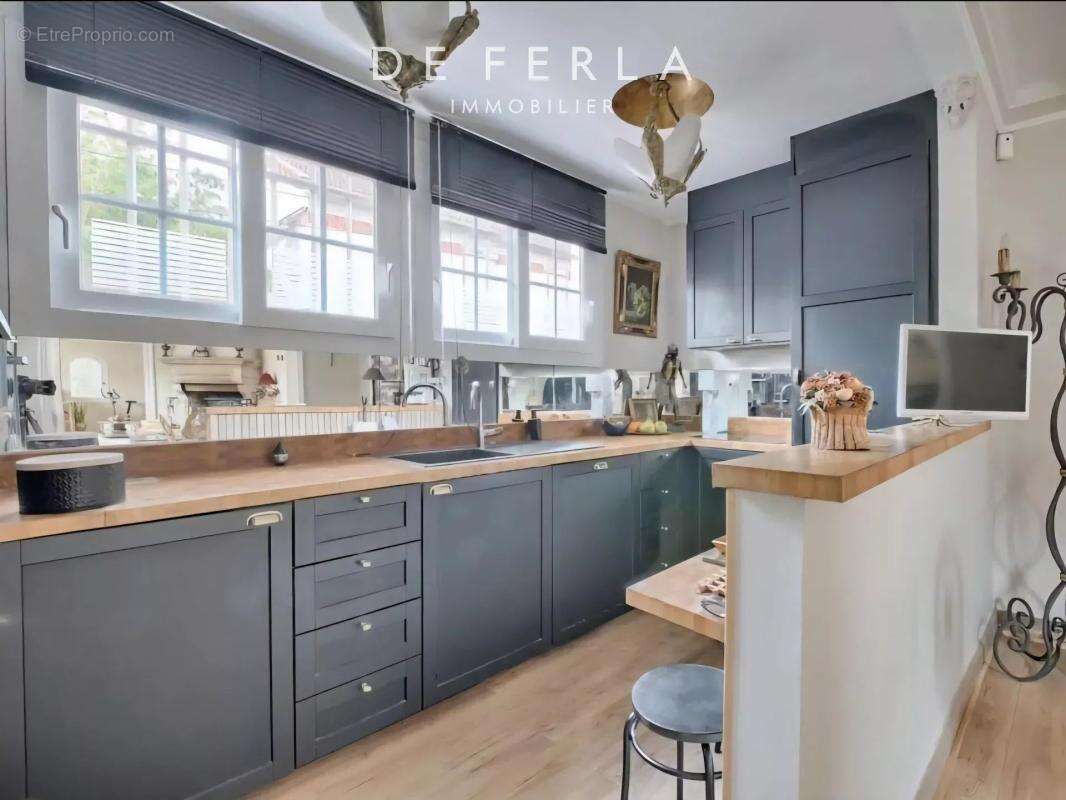 Maison à SAINT-MAUR-DES-FOSSES