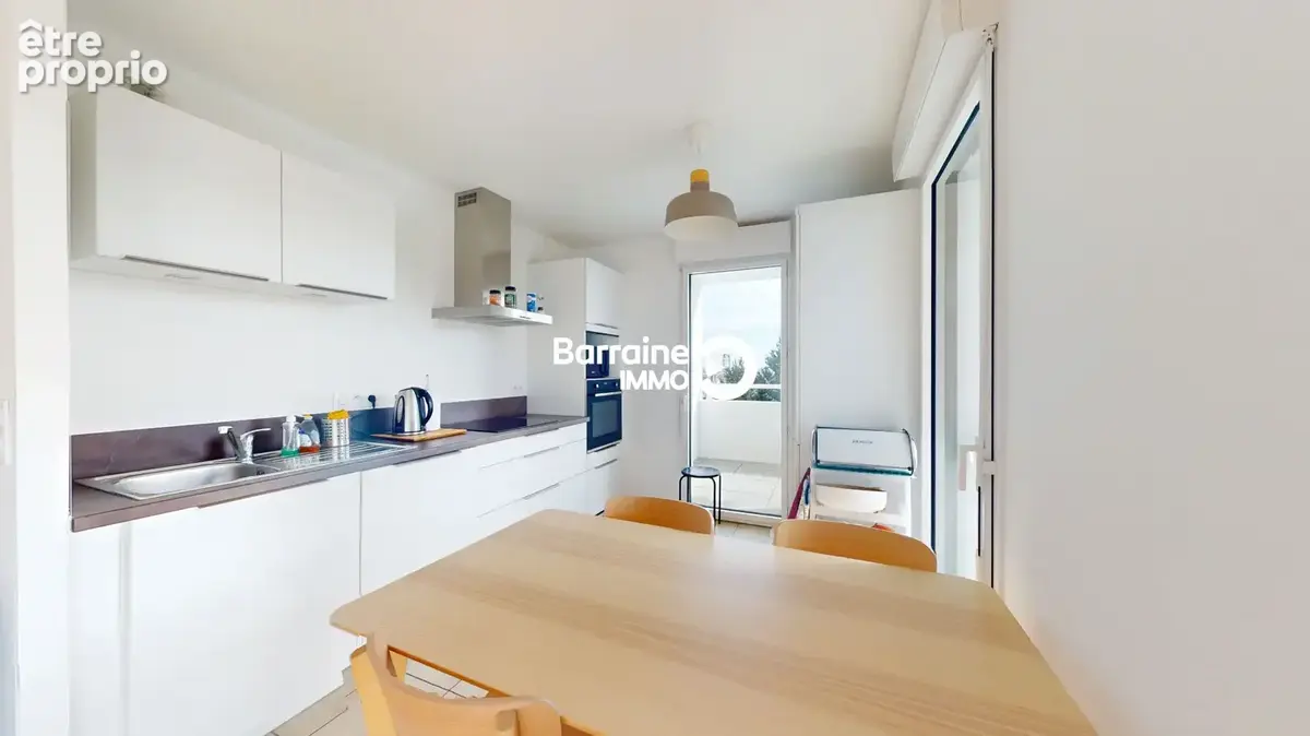 A vendre exclusivite capucins t3 proche neuf deux chambres balcon ascenseur parking - photo 5