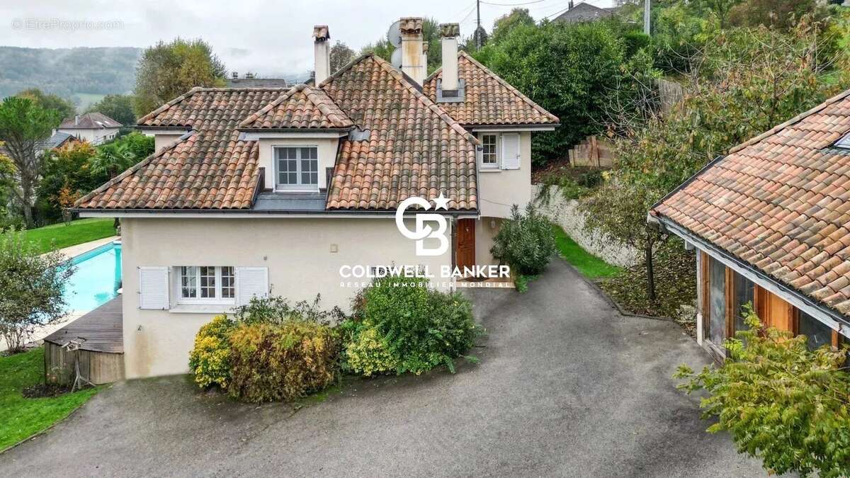 Maison à MONNETIER-MORNEX