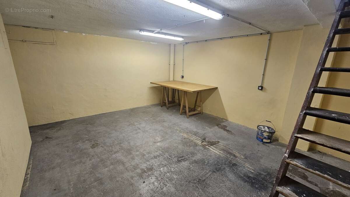 Commerce à MARSEILLE-4E