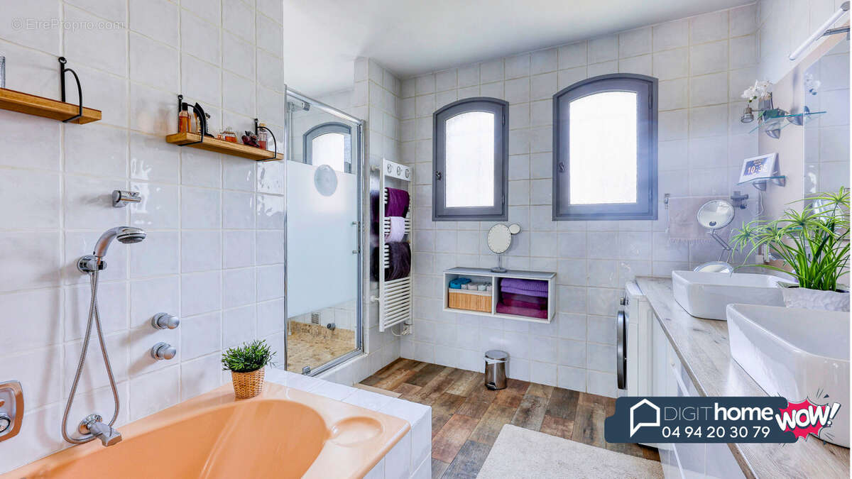 Maison à SOLLIES-VILLE