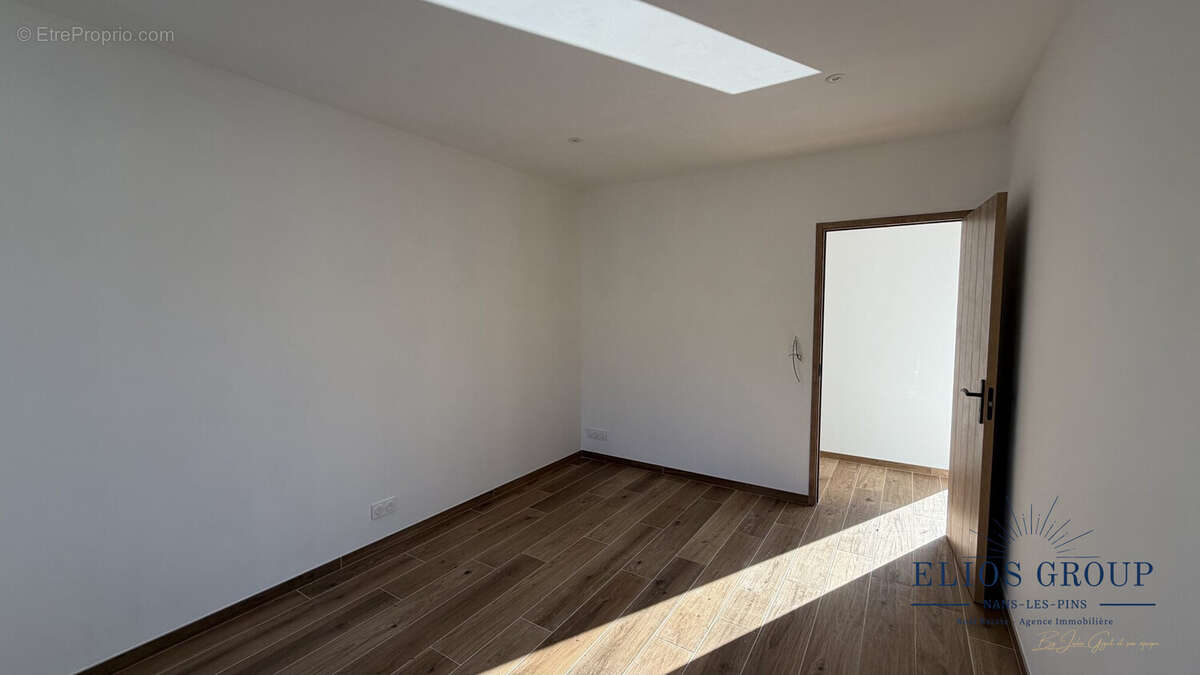 Maison 269 m² à Nans-Les-Pins  - photo 9