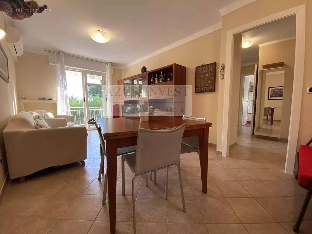 Appartement à ROQUEBRUNE-CAP-MARTIN