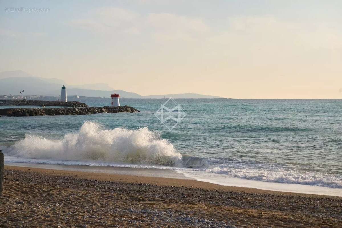 Appartement à VILLENEUVE-LOUBET