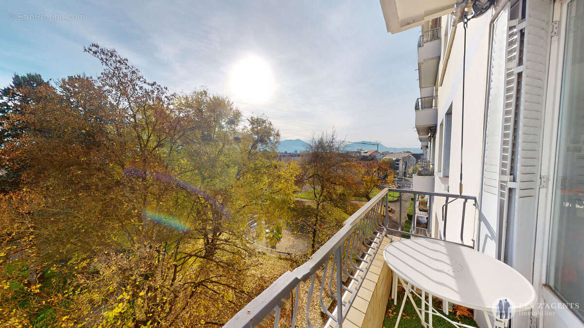 Appartement à SAINT-MARTIN-D'HERES