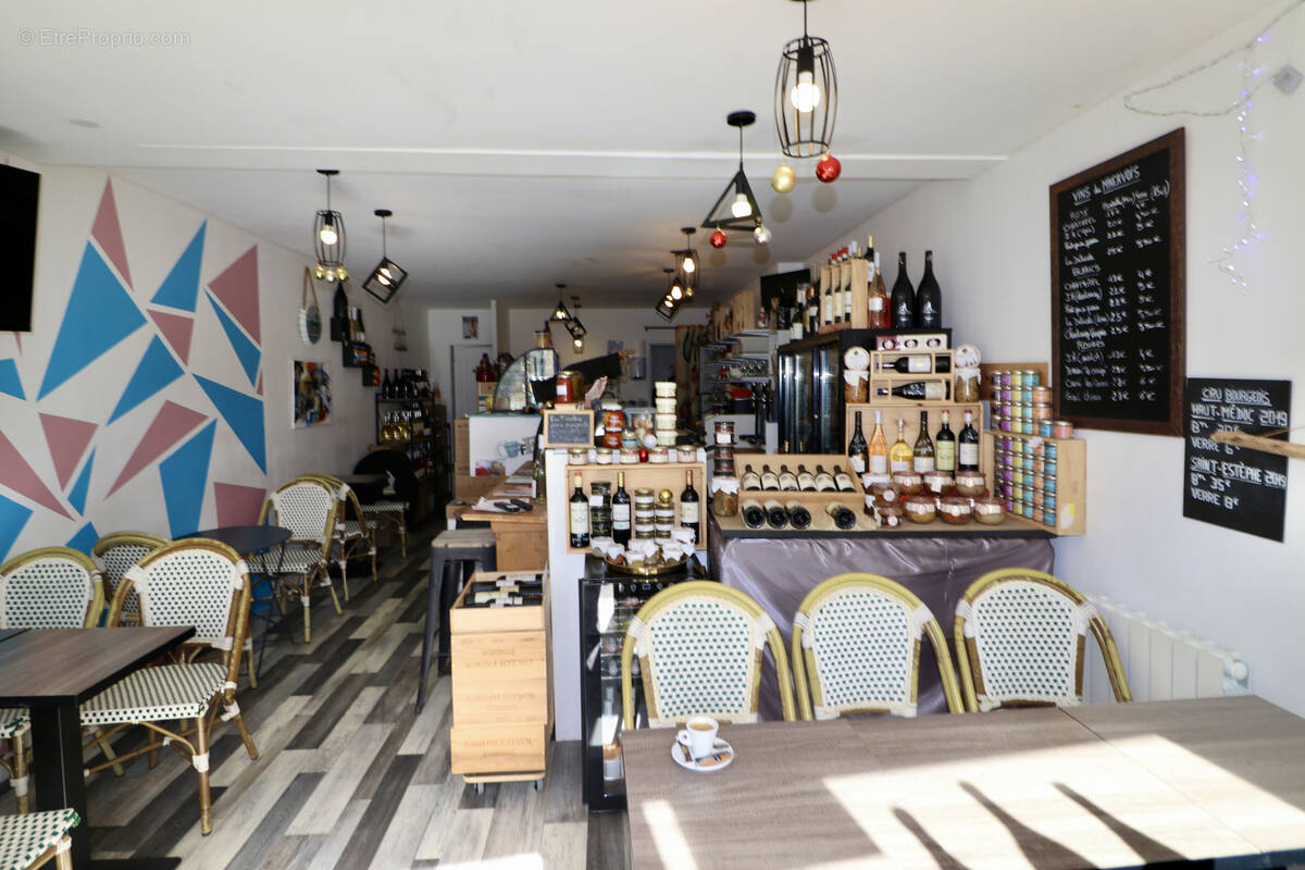 Commerce à MESCHERS-SUR-GIRONDE