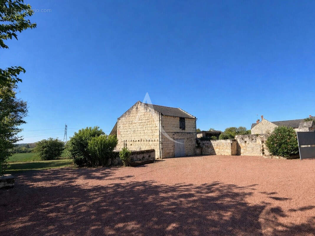 Maison à COURCHAMPS