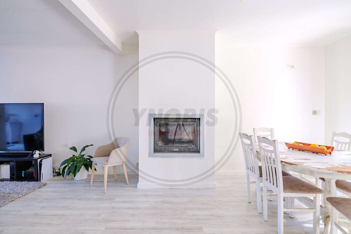 Maison à LES MUREAUX