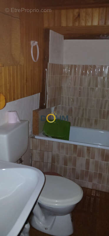 A vendre maison de bourg en pierre avec garage et jardin - photo 13