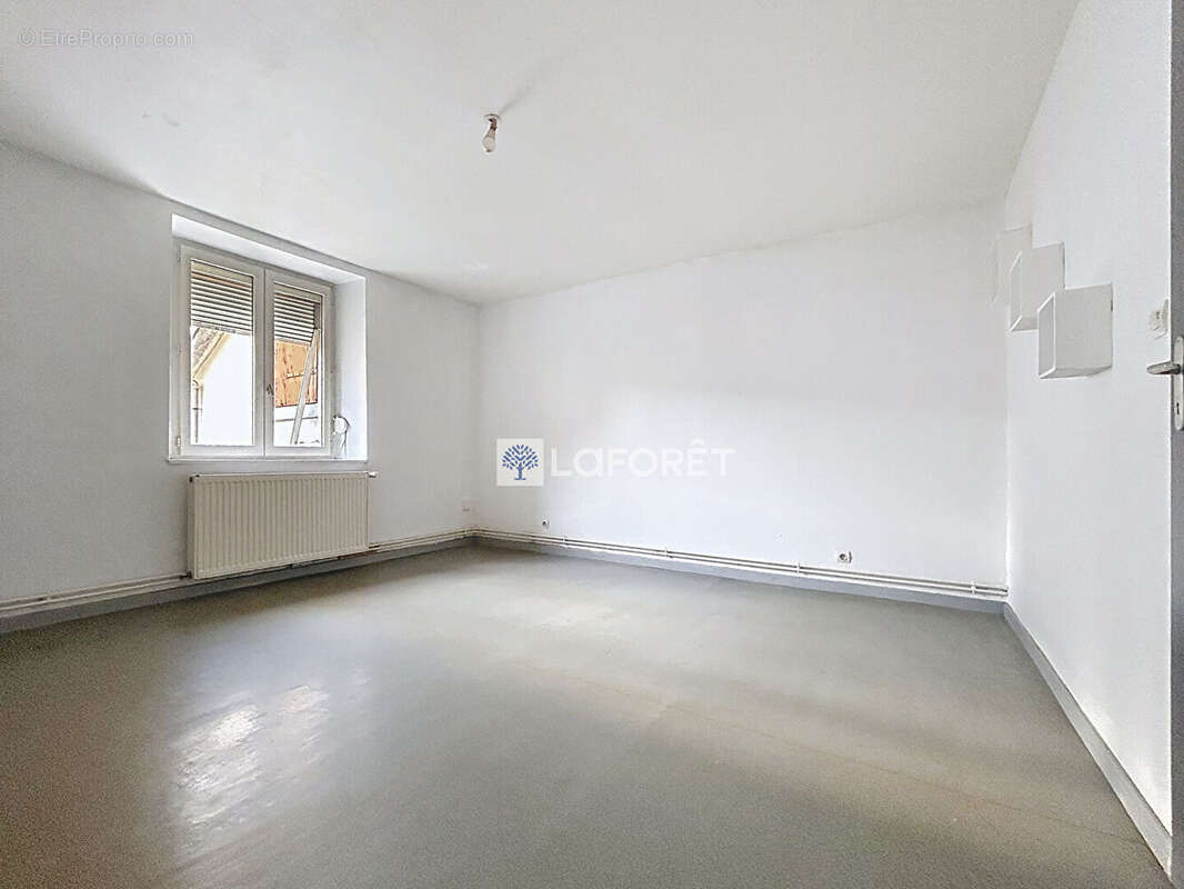 Appartement à FESCHES-LE-CHATEL