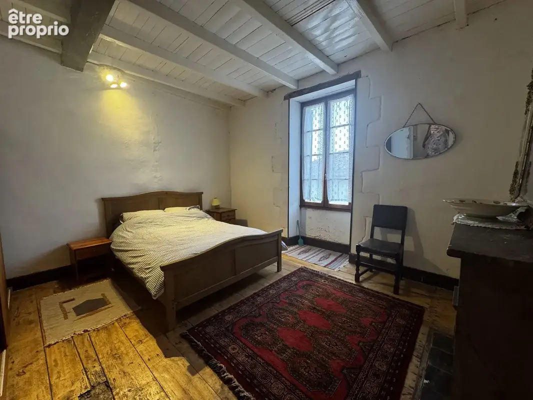 Maison de caractère avec beau potentiel - Champagne-et-Fontaine - photo 6