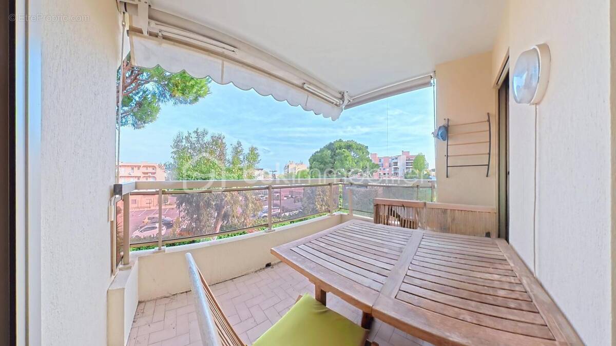 Appartement à VALLAURIS