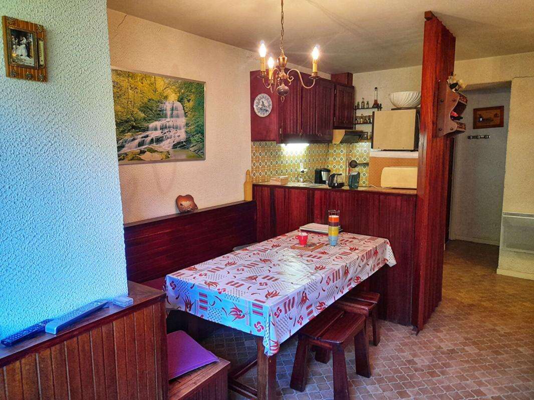 Appartement à EAUX-BONNES