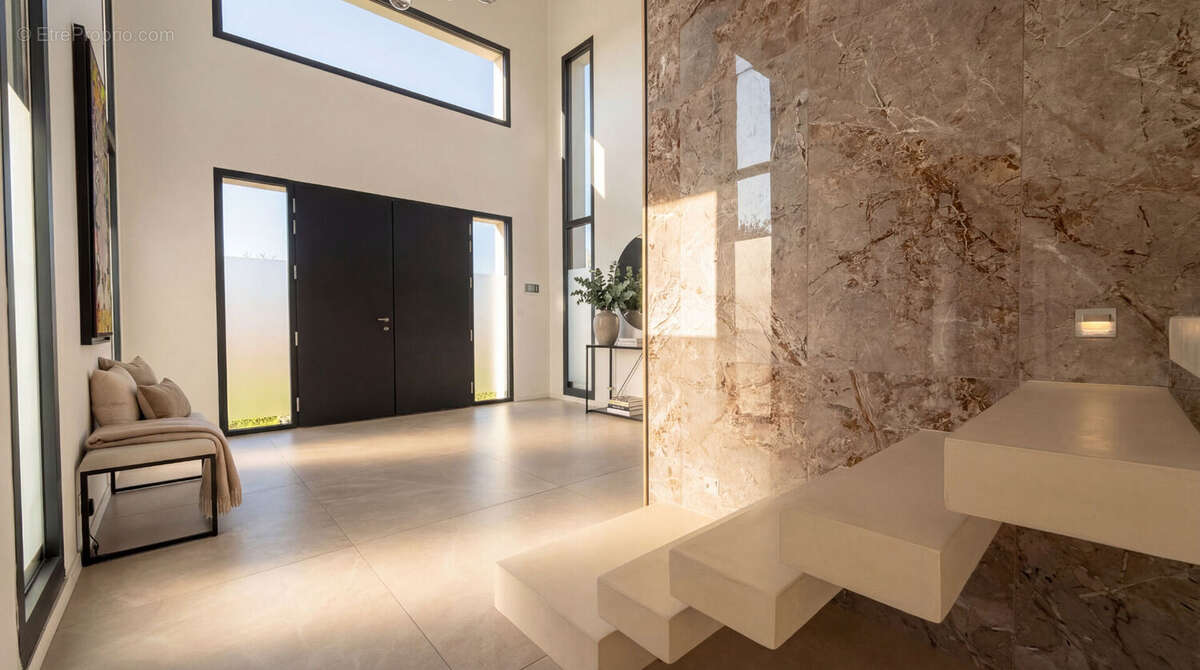 Maison à SAINT-CYR-SUR-LOIRE