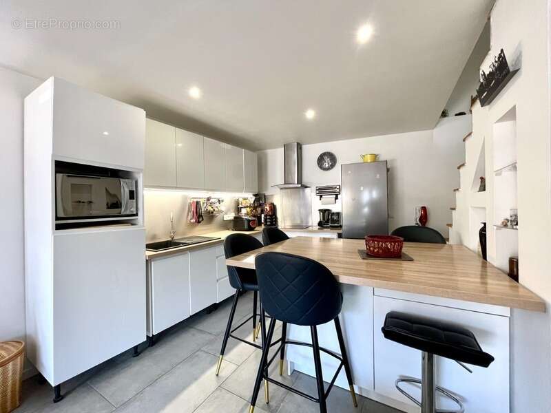 Maison à SAINT-LAURENT-D'AIGOUZE