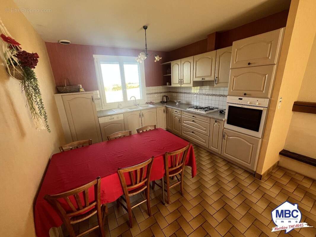 Maison à MONTREVAULT