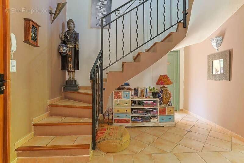 Dans le centre de castelnau le lez (34) ,ideal projet familial : magnifique bastide avec jardin et terrains constructibles - photo 12