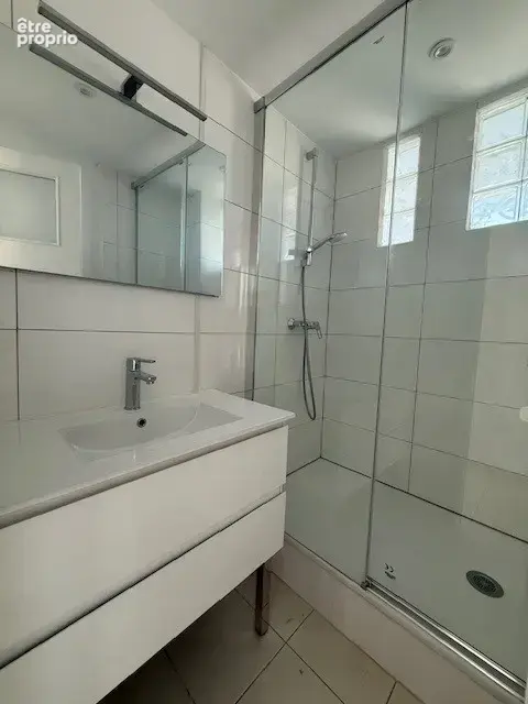EXCLUSIVITE / TOULON - Faux T4 de 58,60 m2 + balcon + cellier + cave - photo 10