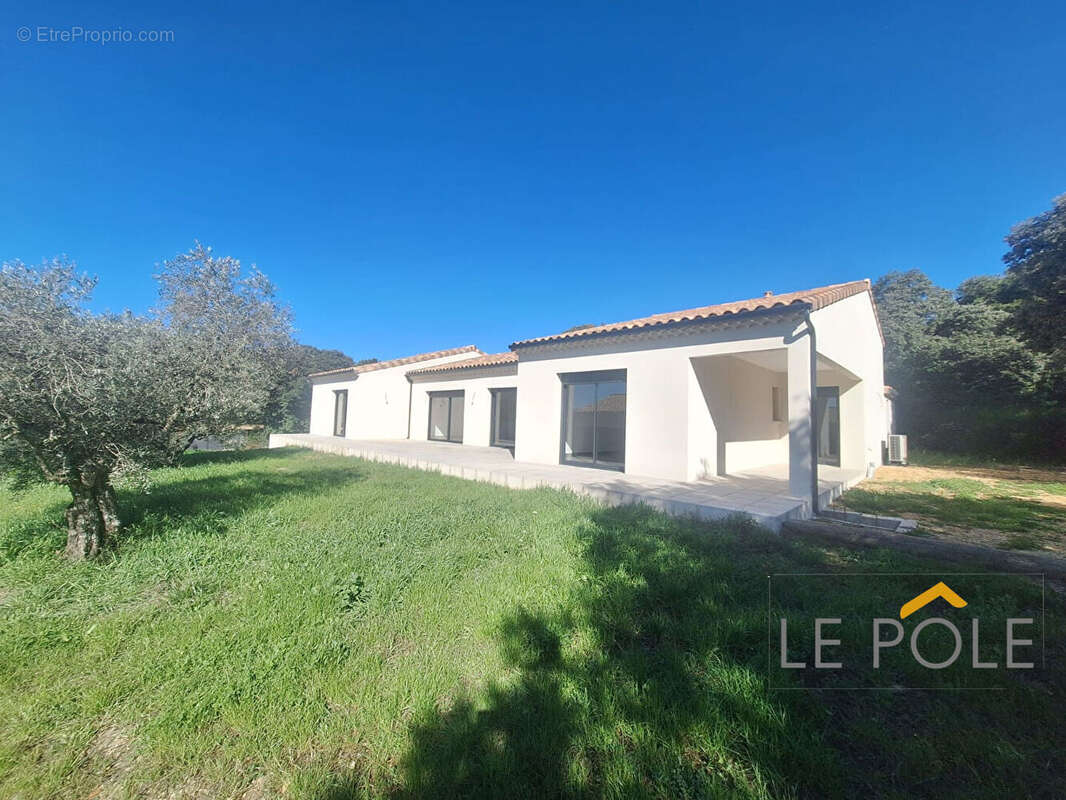 Maison à MORNAS
