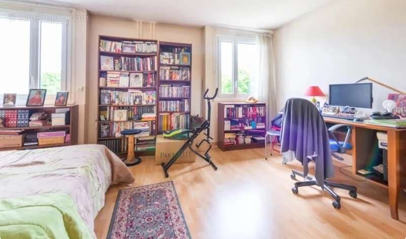Appartement à vendre 5 pièces FRANCONVILLE (95) - photo 5