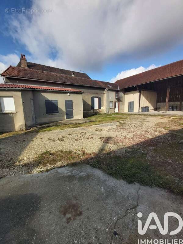 Photo 2 - Appartement à SENS